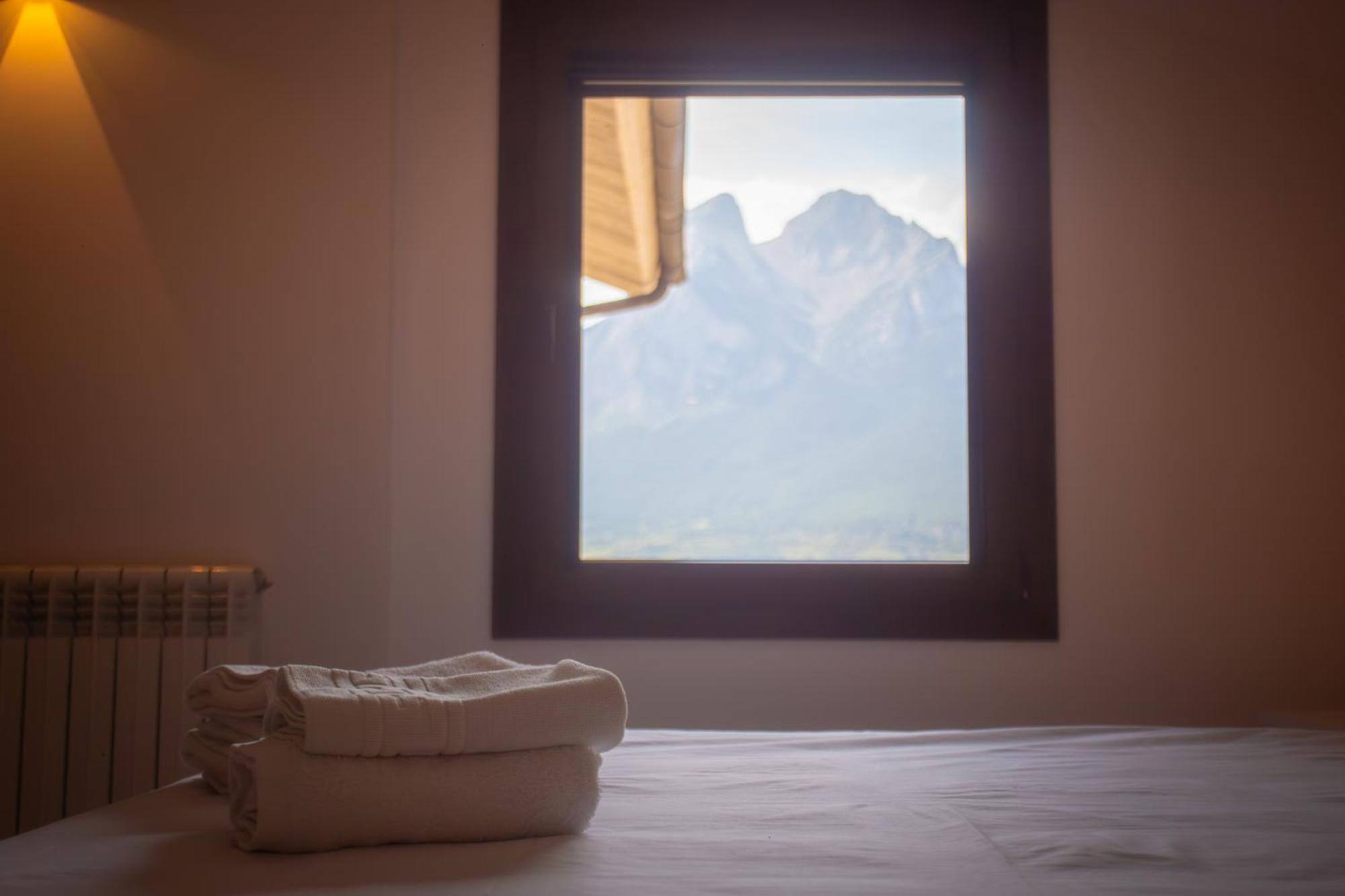 L'Indret Del Pedraforca Adults Only Hotel Saldes Ngoại thất bức ảnh