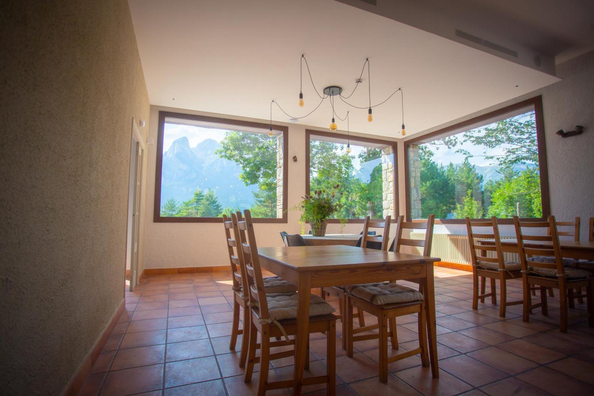 L'Indret Del Pedraforca Adults Only Hotel Saldes Ngoại thất bức ảnh