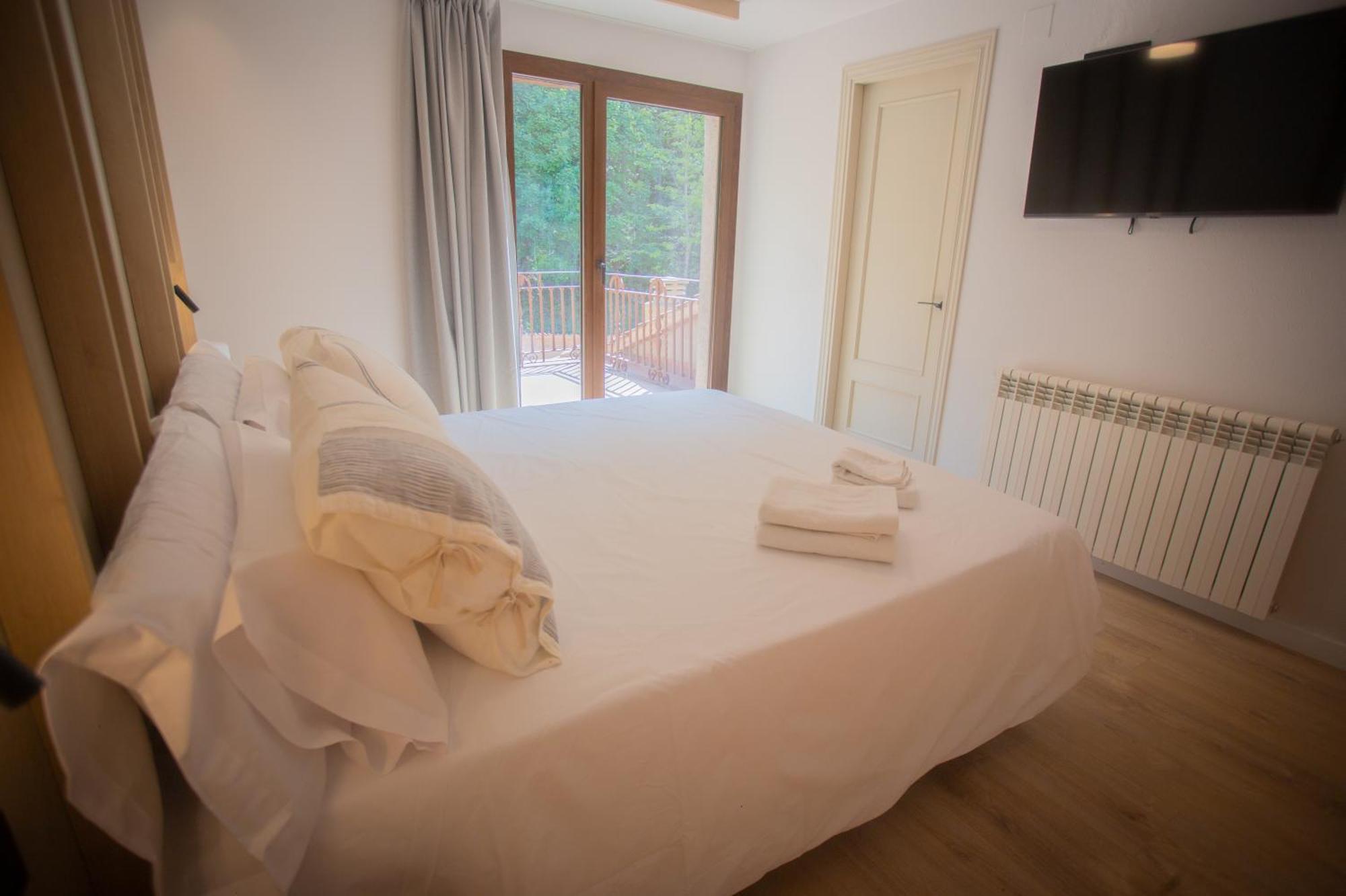 L'Indret Del Pedraforca Adults Only Hotel Saldes Ngoại thất bức ảnh